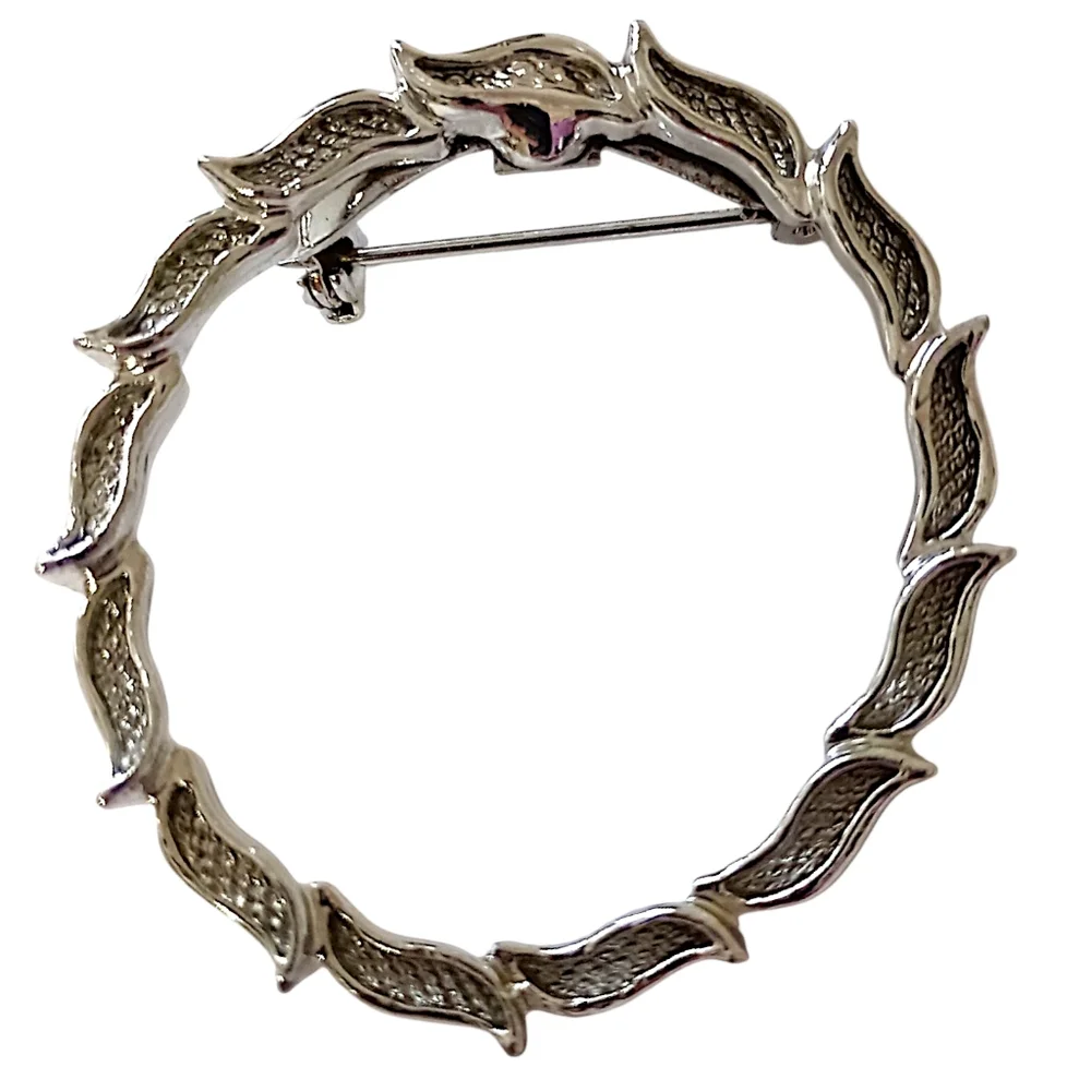 Gerrys Leaf Wreath Brooch Pin Round Circle Leaves‎ Vintage 70s Silver Tone MCM
